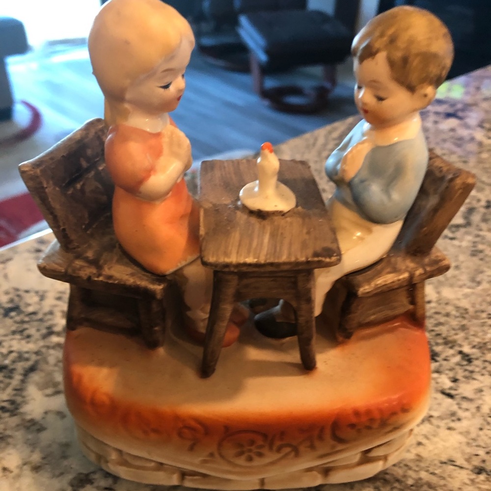Vintage musical Sankyo Japan Rotating Figurine